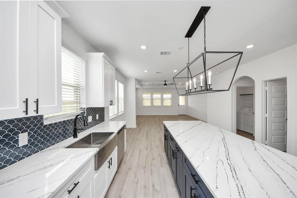 Alvin, Texas 77511, United States, 5 Bedrooms Bedrooms, ,4 BathroomsBathrooms,Residential,Active,171309