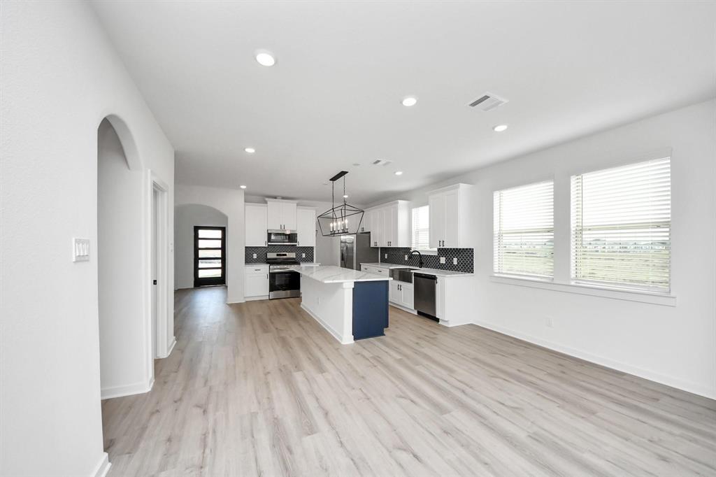 Alvin, Texas 77511, United States, 5 Bedrooms Bedrooms, ,4 BathroomsBathrooms,Residential,Active,171309