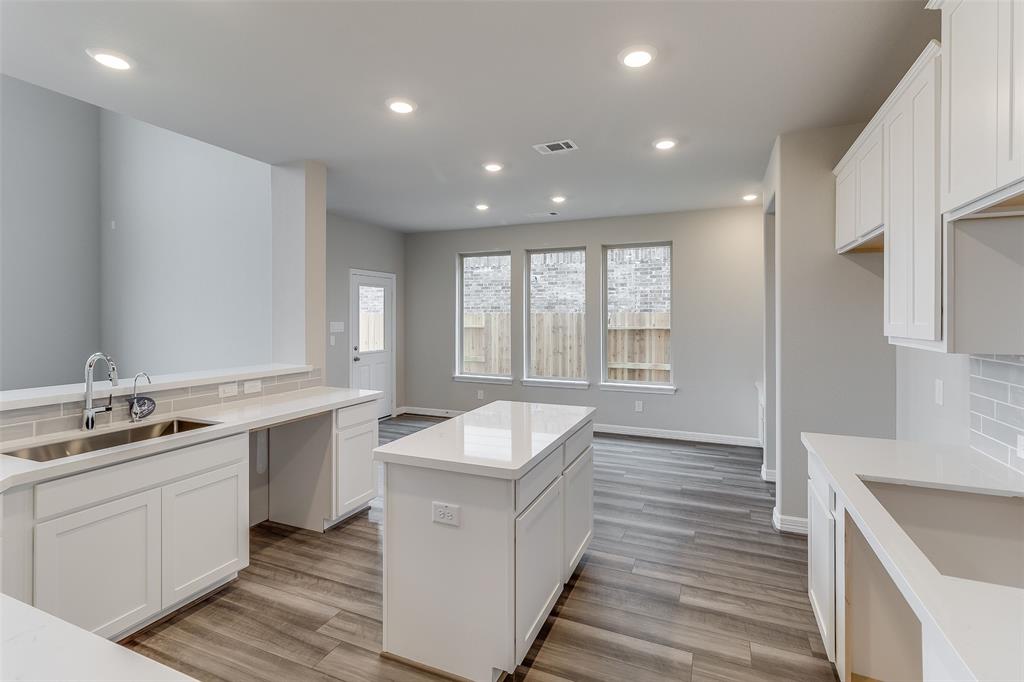32038 Meadowlake Mews Lane, Hockley, Texas image 9
