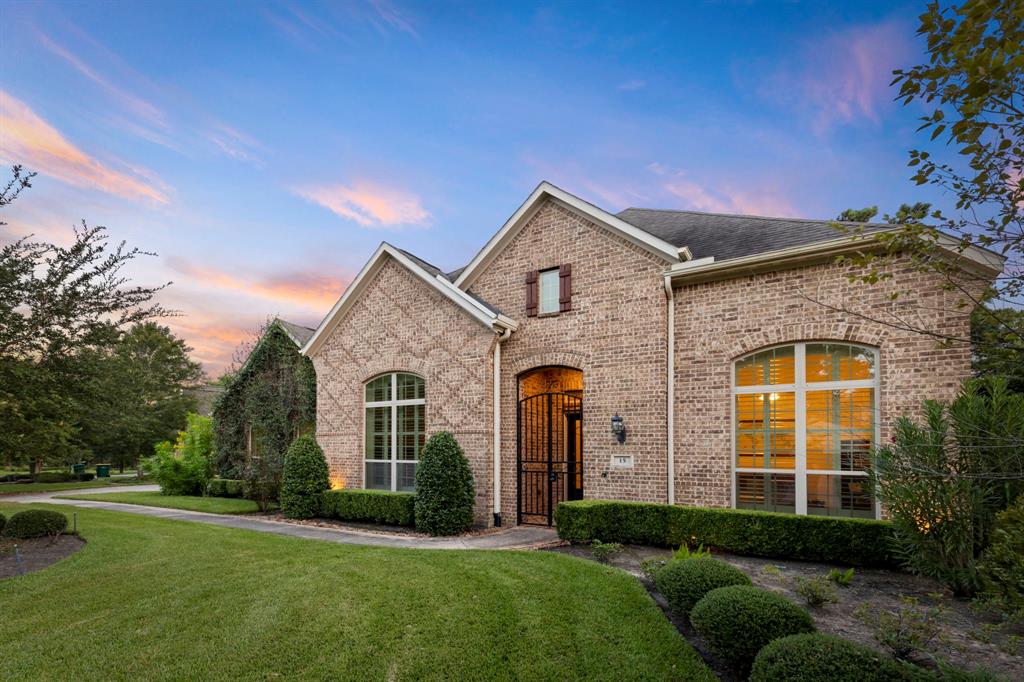 15 Waning Moon Drive, The Woodlands, Texas image 3