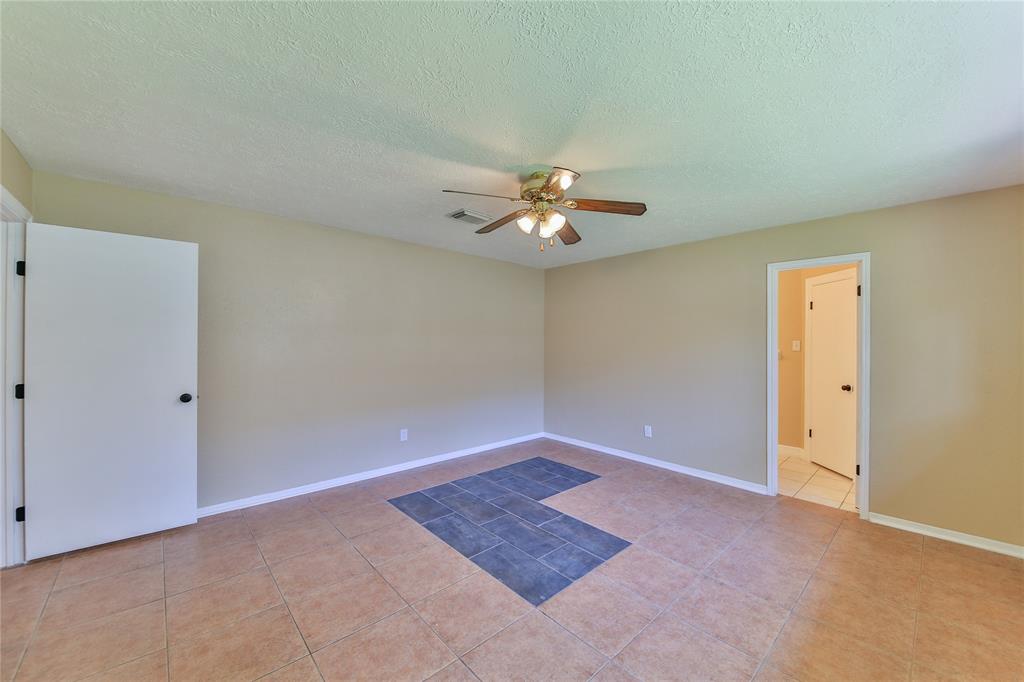 2105 Roland Rue Street, Pearland, Texas image 19