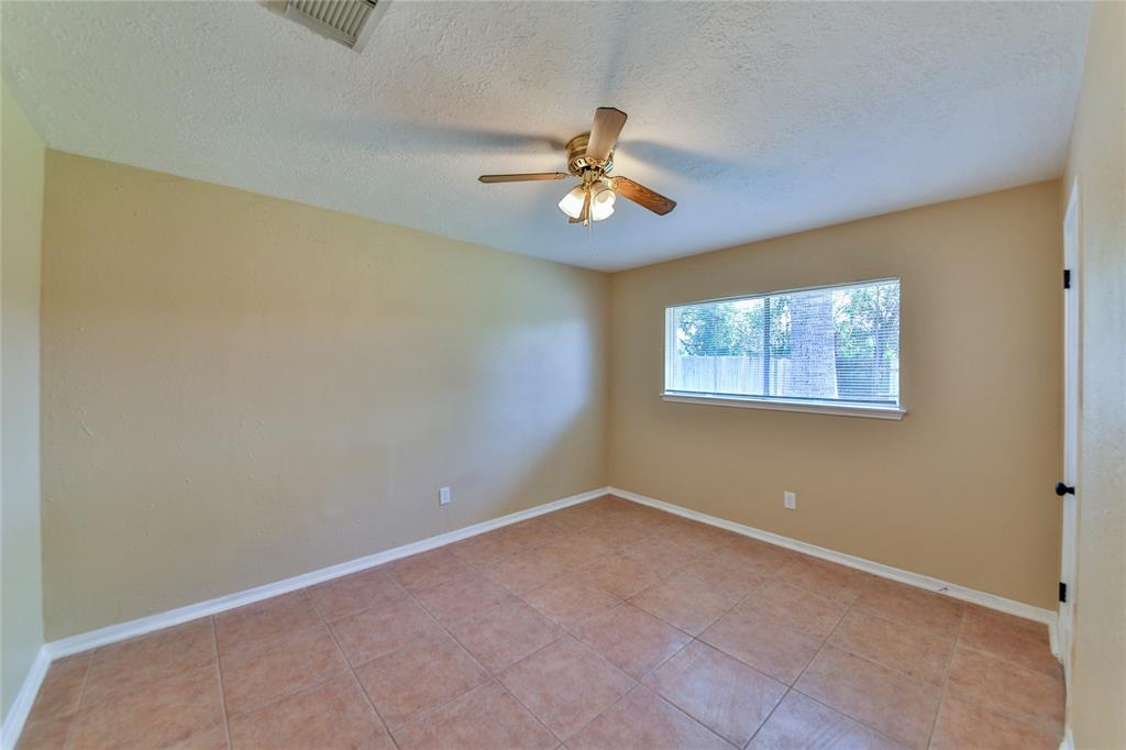 2105 Roland Rue Street, Pearland, Texas image 24