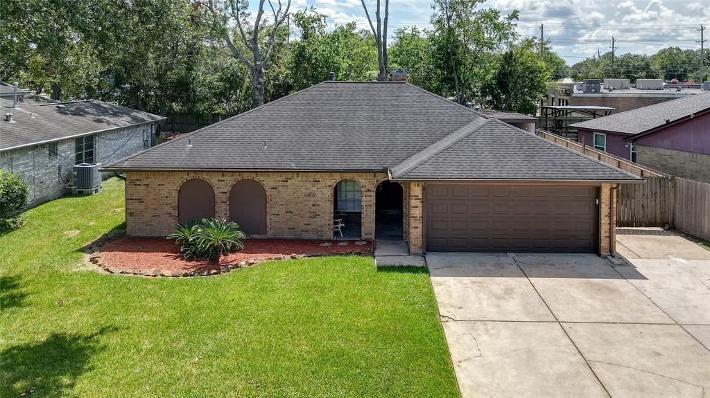 2105 Roland Rue Street, Pearland, Texas image 1