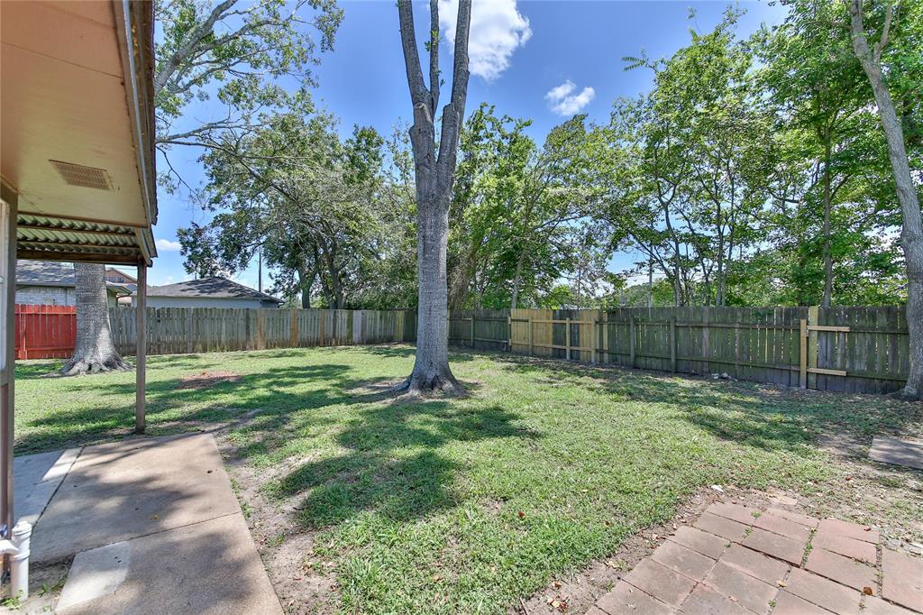 2105 Roland Rue Street, Pearland, Texas image 8