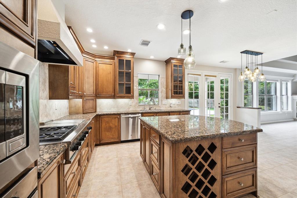 74 E Beckonvale Circle, Spring, Texas image 19