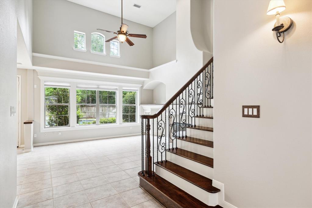 74 E Beckonvale Circle, Spring, Texas image 6