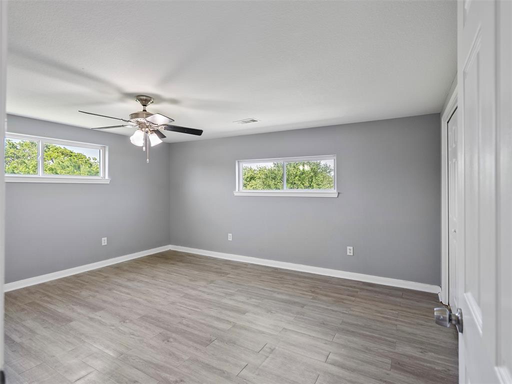 935 10th Street, Dickinson, Texas image 8