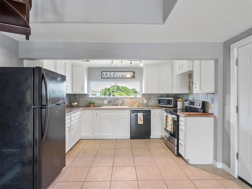935 10th Street, Dickinson, Texas image 3