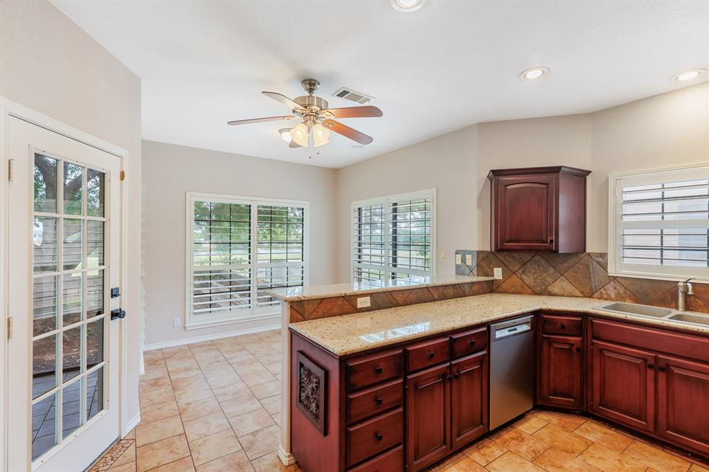 440 Saint Andrews Street, Meadowlakes, Texas image 7