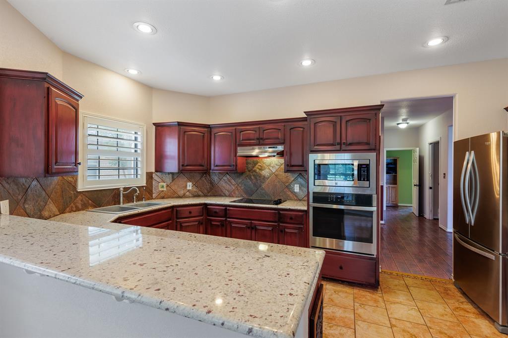 440 Saint Andrews Street, Meadowlakes, Texas image 6