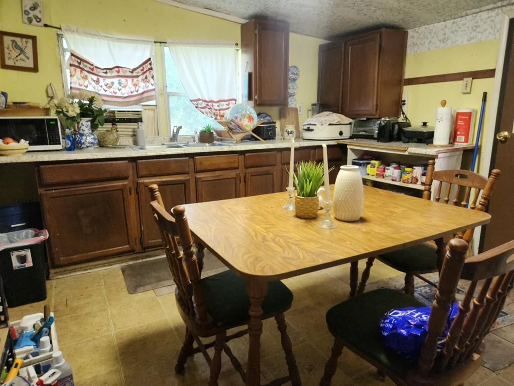 3406 N Winfree