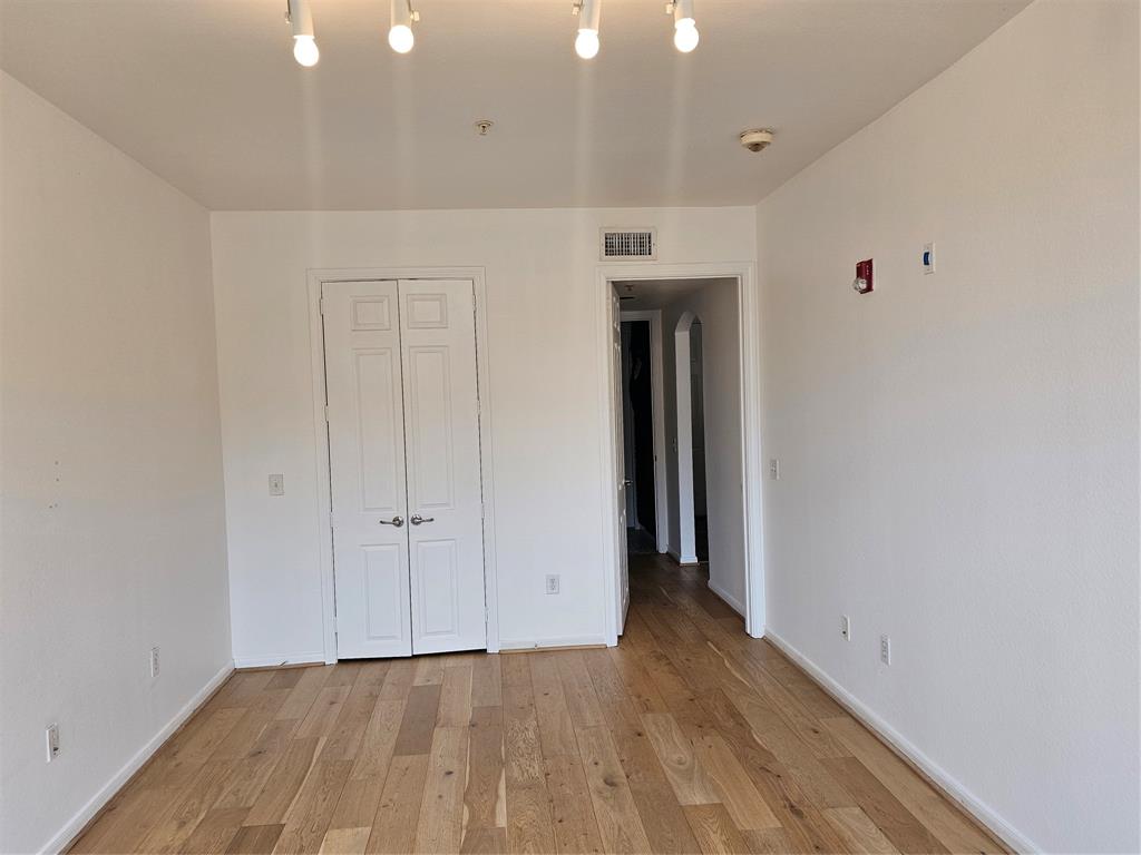 7575 Kirby Drive 1104