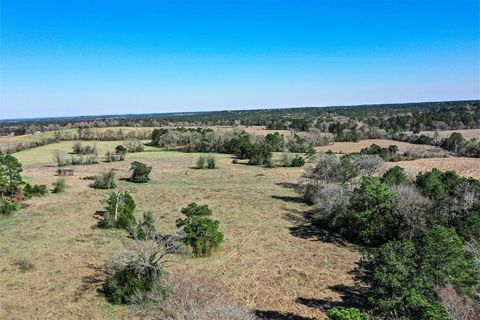 2352 FM 946 N Oakhurst TX 77359