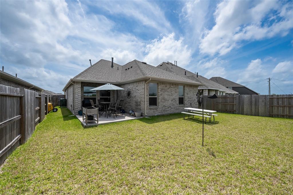 1715 Warm Breeze Drive, Angleton, Texas image 29