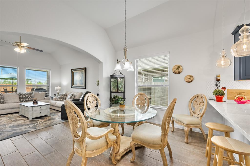 1715 Warm Breeze Drive, Angleton, Texas image 10