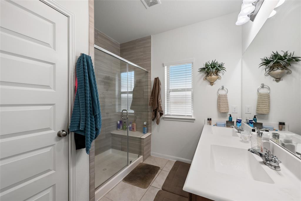 1715 Warm Breeze Drive, Angleton, Texas image 21