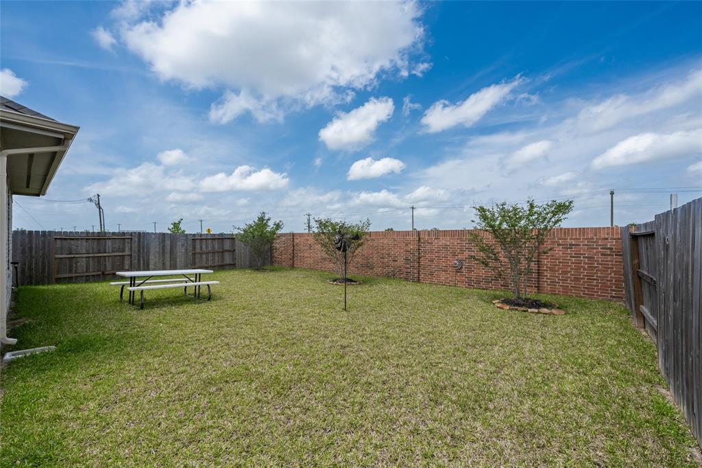 1715 Warm Breeze Drive, Angleton, Texas image 30