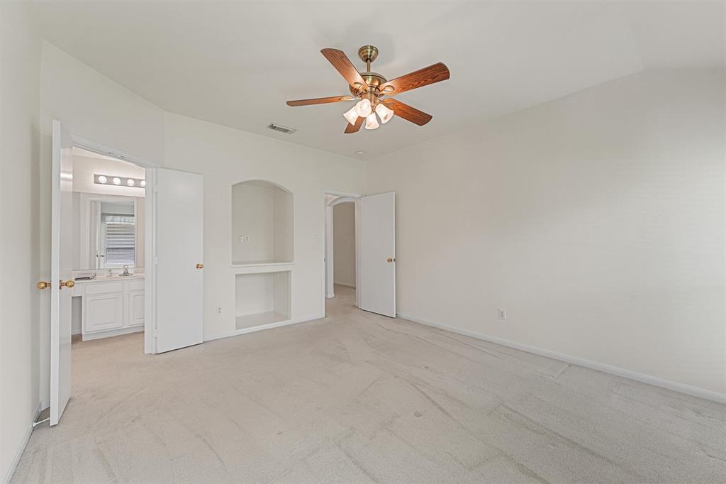 1911 Eastwood Lake Court, Kingwood, Texas image 15