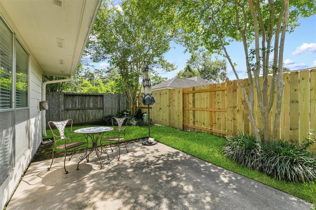 1911 Eastwood Lake Court, Kingwood, Texas image 21