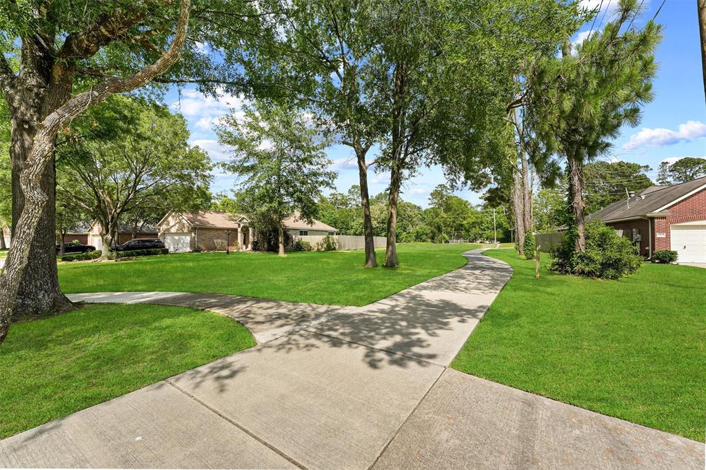 1911 Eastwood Lake Court, Kingwood, Texas image 24