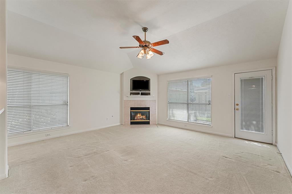 1911 Eastwood Lake Court, Kingwood, Texas image 4