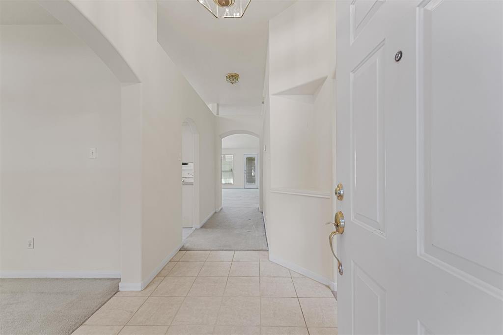 1911 Eastwood Lake Court, Kingwood, Texas image 2