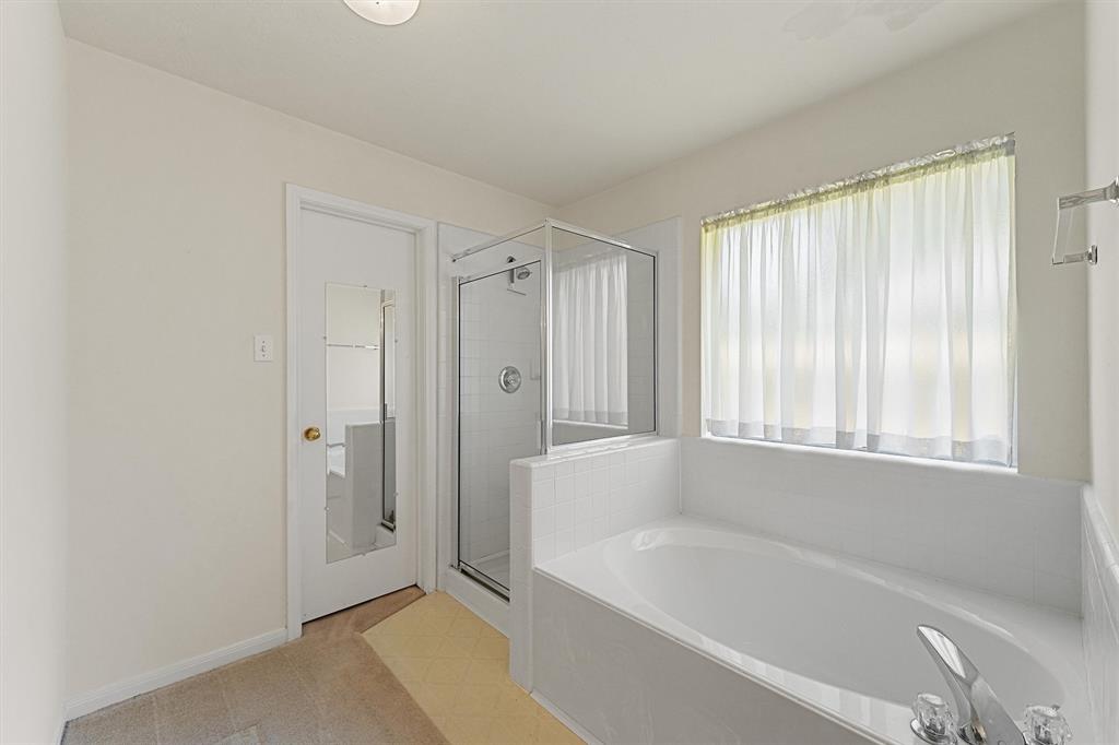 1911 Eastwood Lake Court, Kingwood, Texas image 18