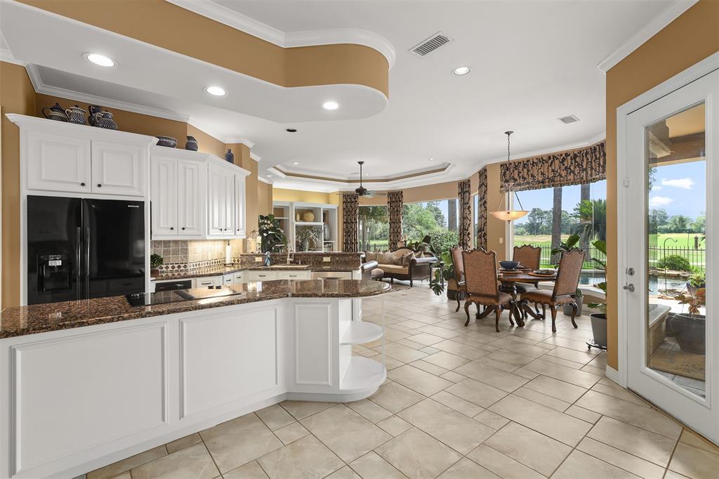 6115 Windrose Hollow Lane, Spring, Texas image 11