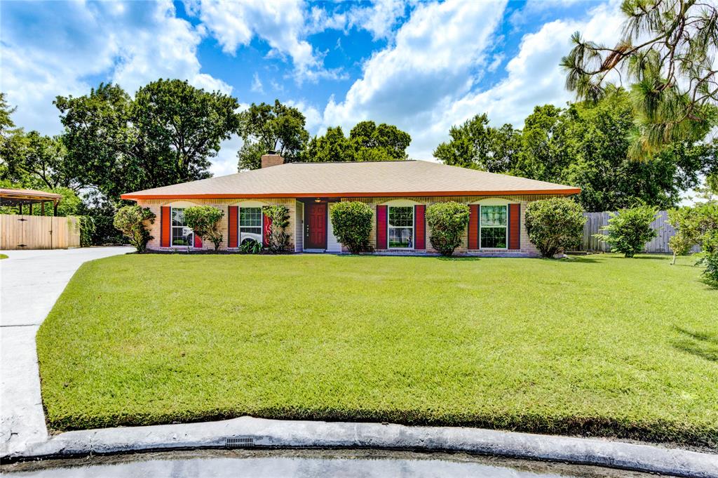 4430 Peridot Lane, Friendswood, Texas image 2