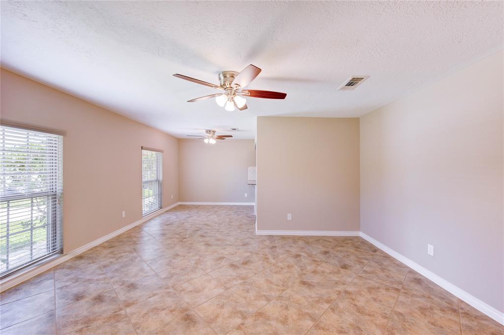 4430 Peridot Lane, Friendswood, Texas image 12