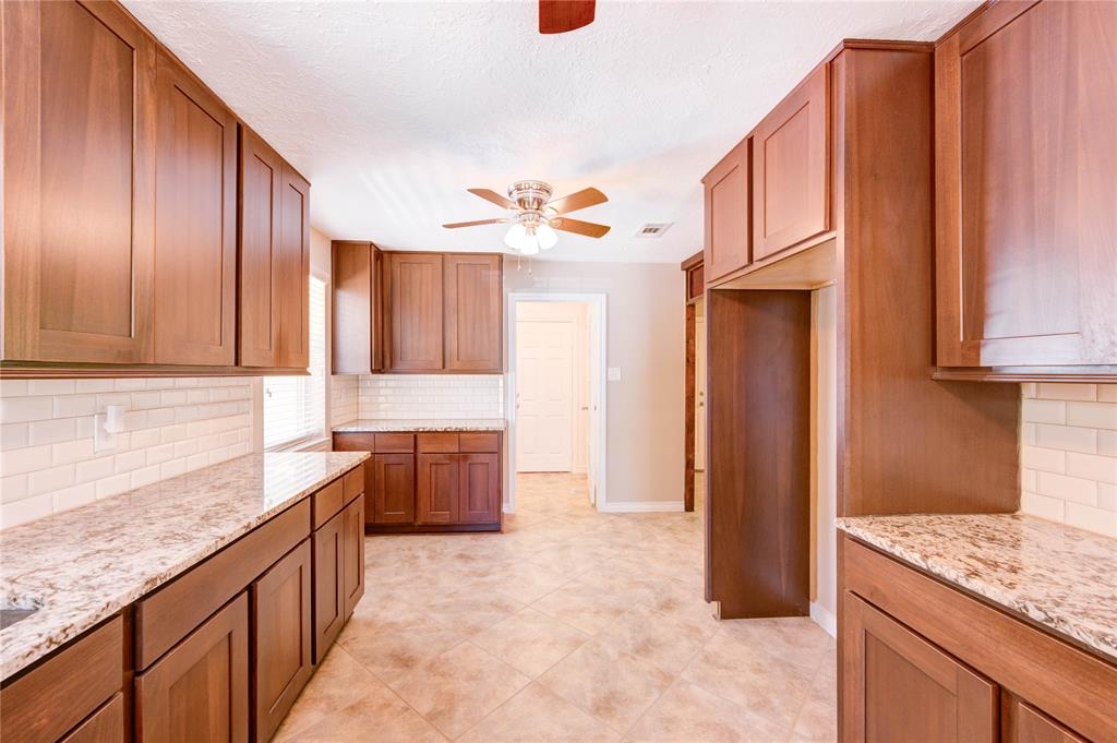 4430 Peridot Lane, Friendswood, Texas image 20