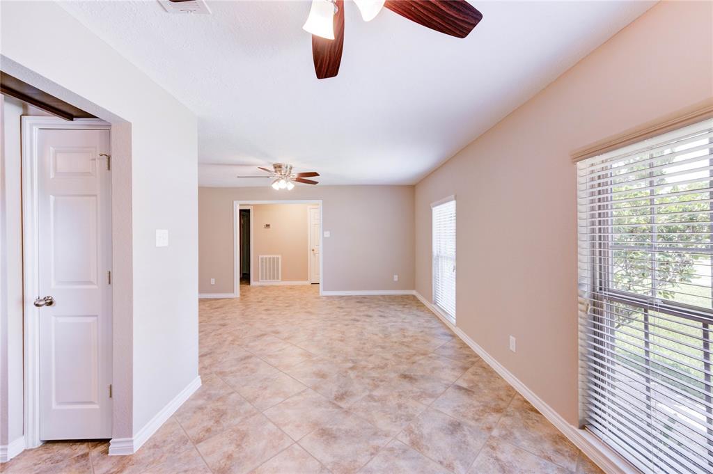4430 Peridot Lane, Friendswood, Texas image 14