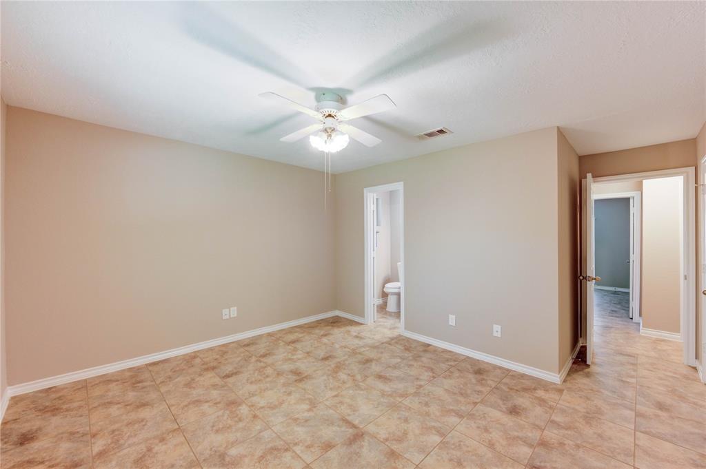 4430 Peridot Lane, Friendswood, Texas image 32