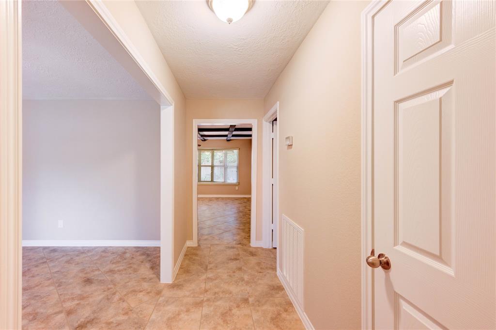 4430 Peridot Lane, Friendswood, Texas image 7