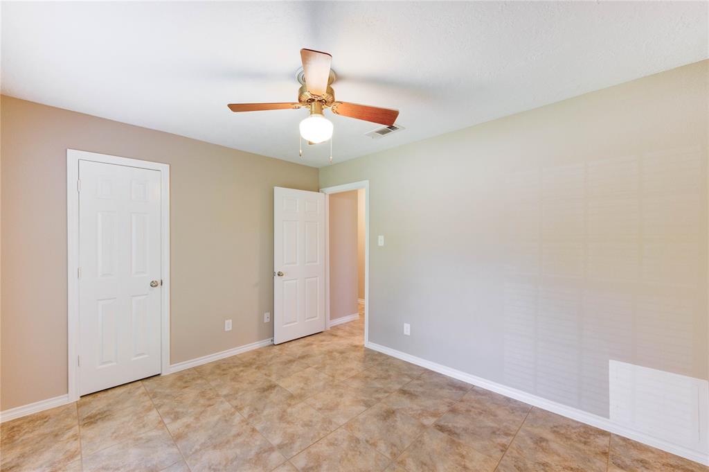 4430 Peridot Lane, Friendswood, Texas image 36