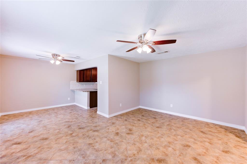 4430 Peridot Lane, Friendswood, Texas image 13