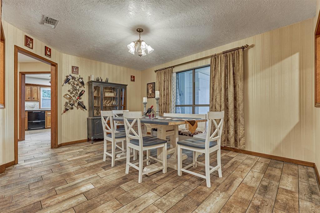 660 Hillcrest Drive, Huntsville, Texas image 14