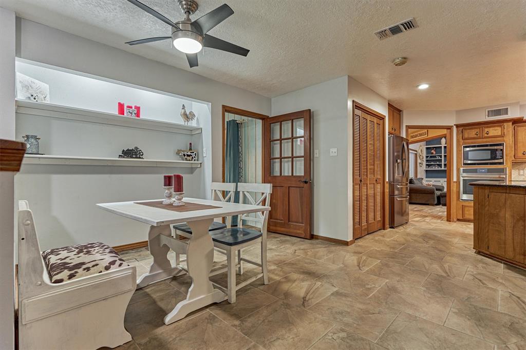 660 Hillcrest Drive, Huntsville, Texas image 21