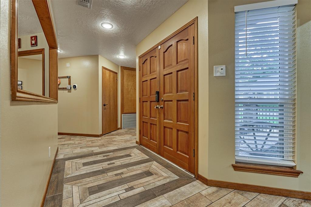 660 Hillcrest Drive, Huntsville, Texas image 10