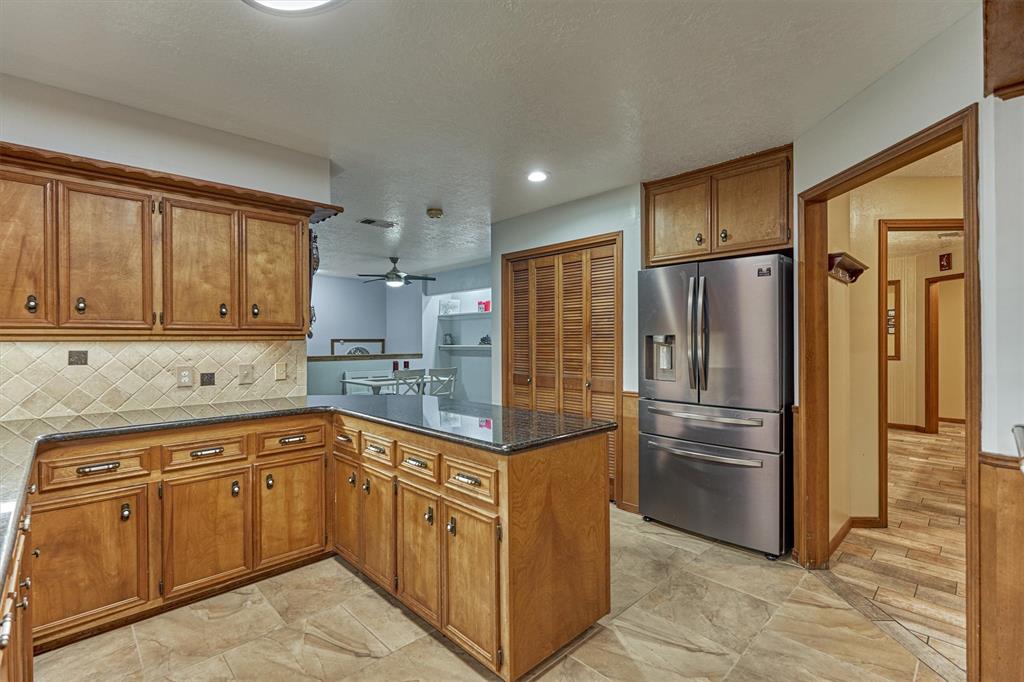 660 Hillcrest Drive, Huntsville, Texas image 19