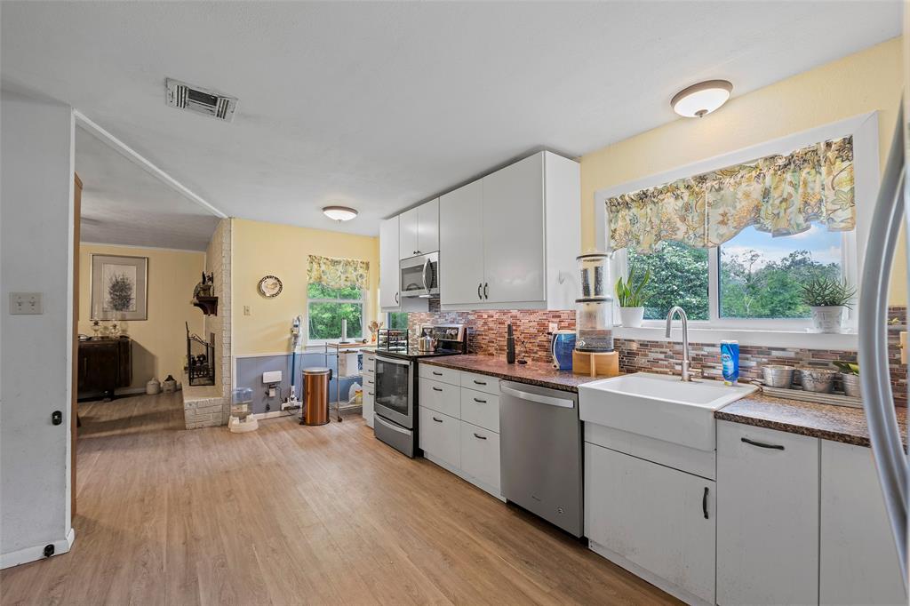 577 County Road 325, Cleveland, Texas image 12