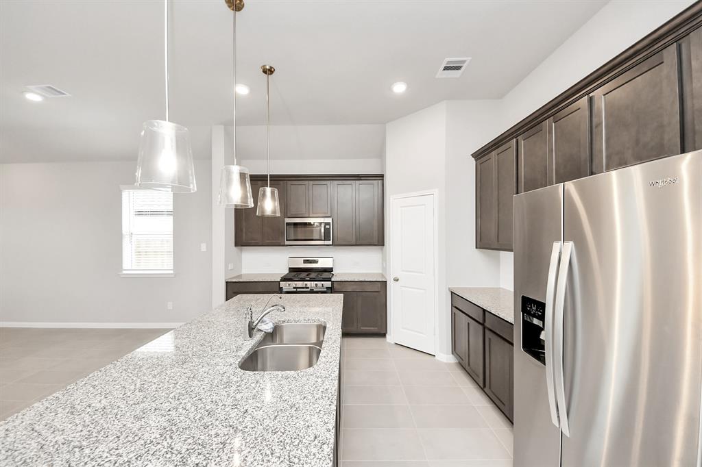 27015 Golden Lagos Drive, Katy, Texas image 10