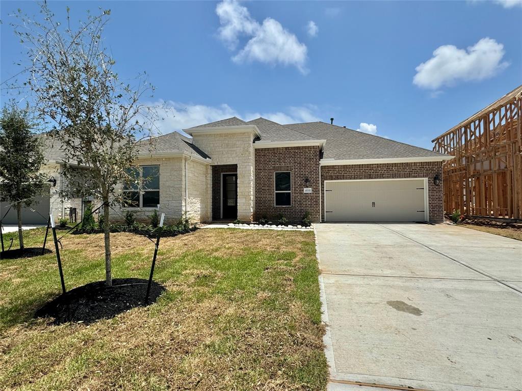 4938 Creek Hollow Court, League City, Texas image 1