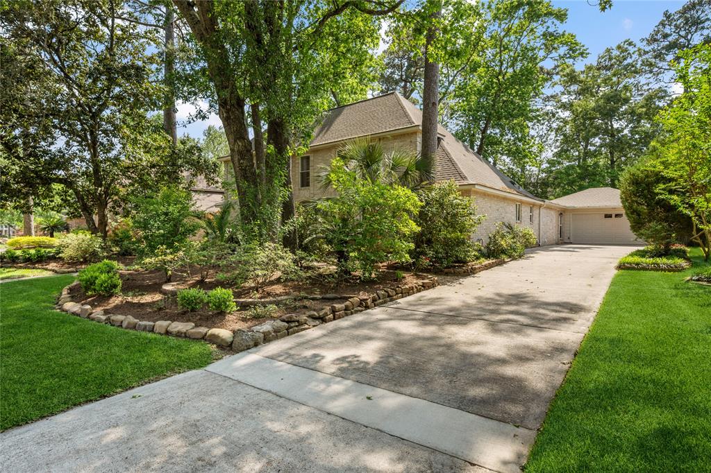 2503 Trail River Drive, Kingwood, Texas image 3