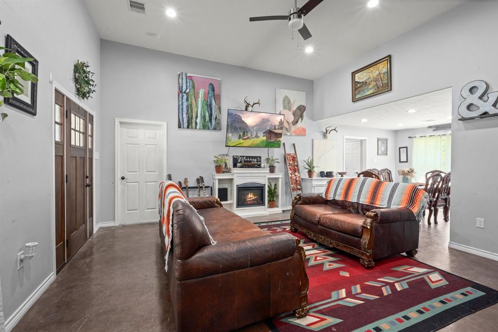 683 Cross Timbers, Livingston, Texas image 9