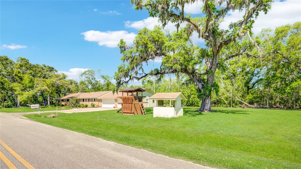 95 Robinhood Lane, Jones Creek, Texas image 5
