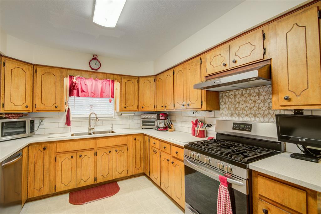 95 Robinhood Lane, Jones Creek, Texas image 15