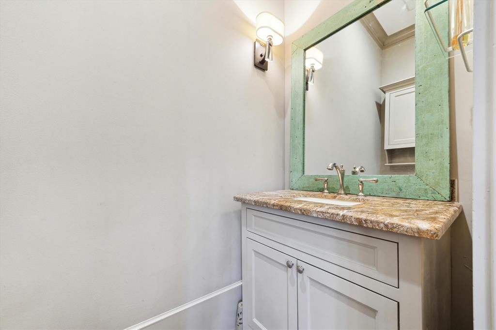 420 Aurora Street, Houston, Texas image 22