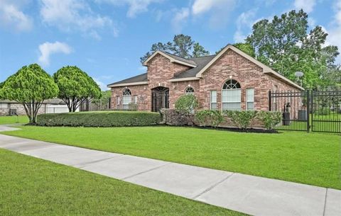 2710 Woodgate Street Houston TX 77039