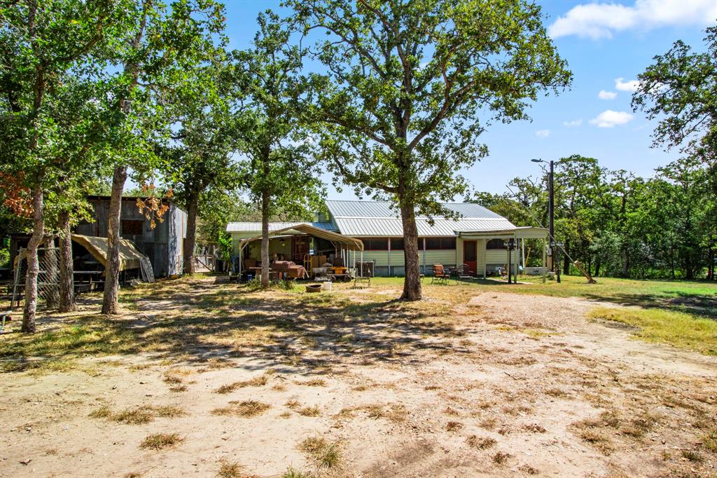 610 Raymond Lehmann Lane, Ledbetter, Texas image 3